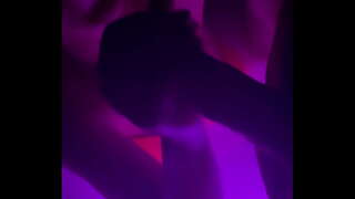 Levei minha irmã para o hottub a chupar meu pau