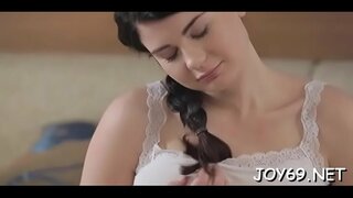 Похотливая люси кард Л. суст раздевается фақат барои дилхушӣ