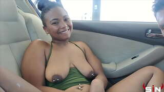 Sale Pute se fait baiser à l&#039;extérieur